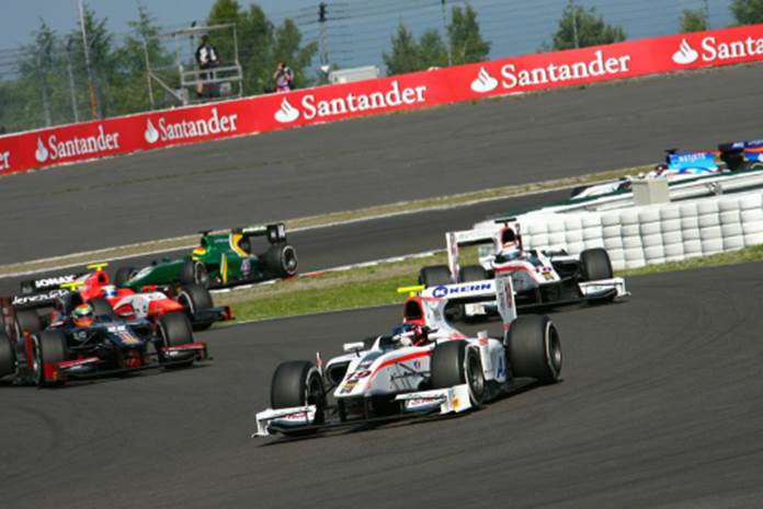 Simon Trummer auf dem Weg zu Rang 9 auf dem Nürburgring (© Foto: Project Team Simon Trummer).